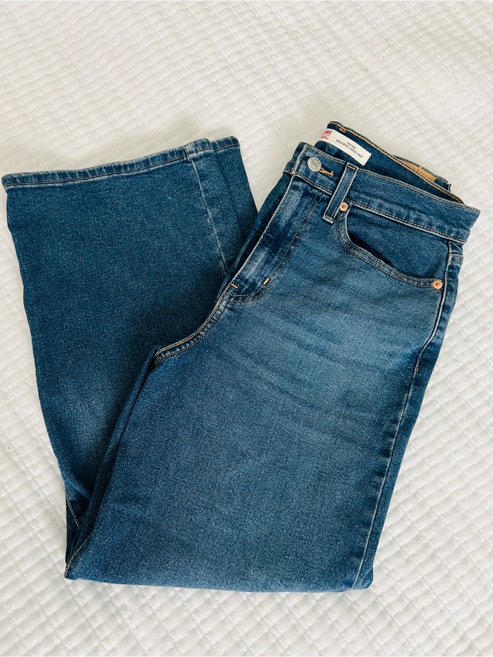 Signature by Levi Strauss High Rise Loose Crop Straight Jeans in Blue Denim
